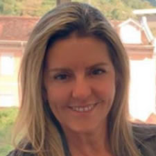 Dra Érica Meirelles